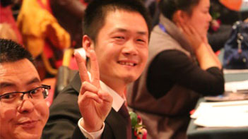 銅雕塑制作廠家弘美雕塑參加中國十大牛商評選活動路演